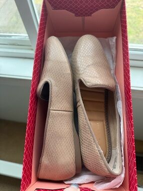 Kelly & Katie Peyton Leather Loafers | 6.5 | Taupe